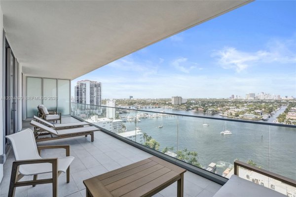 153 N Seabreeze #1403 Fort Lauderdale, FL 33304