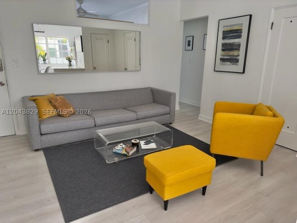 836 10th St #5 Miami Beach, FL 33139