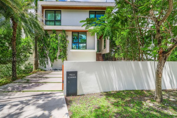 288 Palm Ave Miami Beach, FL 33139