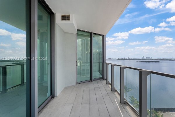 2900 NE 7th Ave #1409 Miami, FL 33137