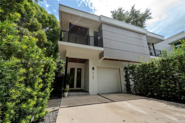 3167 Gifford Ln #3167 Miami, FL 33133
