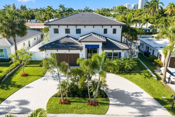 309 Claremont West Palm Beach, FL 33404