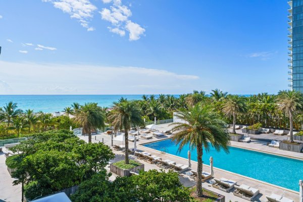 2301 Collins Ave #407 Miami Beach, FL 33139