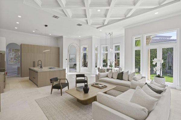 1010 Grand Ct Highland Beach, FL 33487