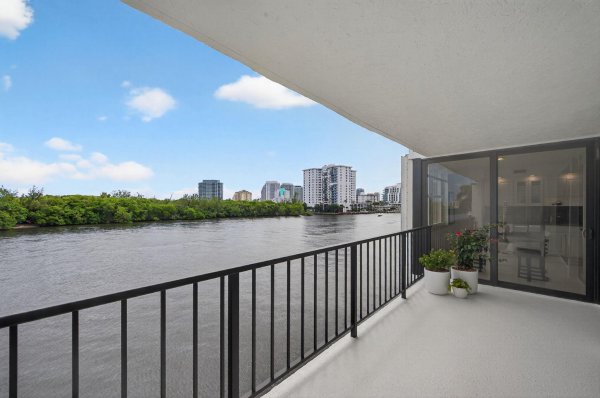 936 Intracoastal Dr #3C Fort Lauderdale, FL 33304 936 Intracoastal Dr #3C Fort Lauderdale, FL 33304