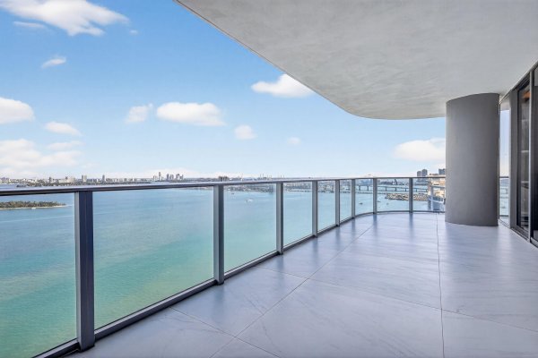 700 NE 24th St #2207 Miami, FL 33137