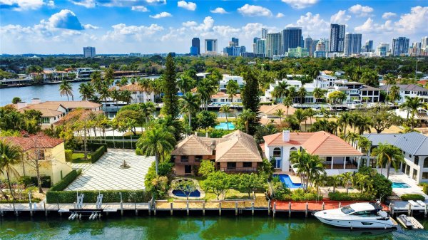 516 Bontona Fort Lauderdale, FL 33301