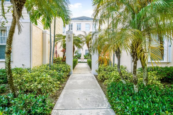 276 Murcia #313 Jupiter, FL 33458