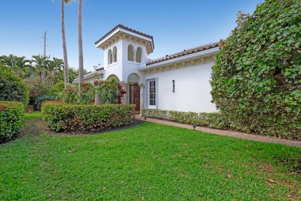 104 Renaissance North Palm Beach, FL 33410