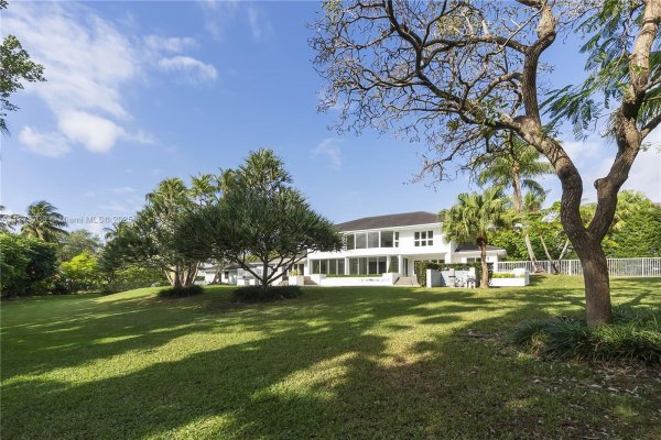 413 Santurce Ave Coral Gables, FL 33143 413 Santurce Ave Coral Gables, FL 33143