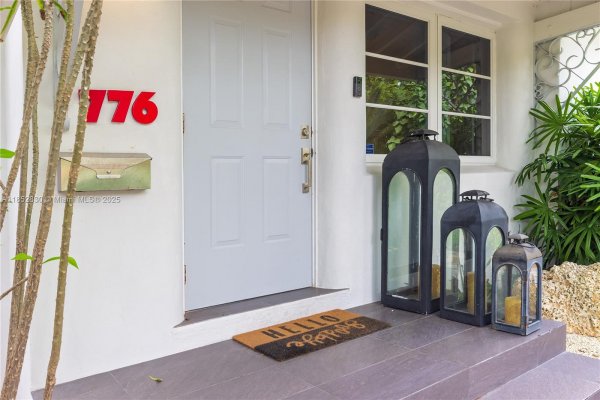 776 NE 74th St Miami, FL 33138