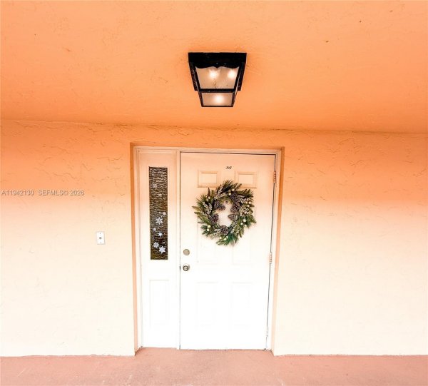 450 Commodore Dr Plantation, FL 33325