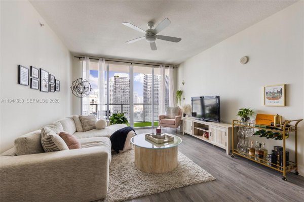 1111 SW 1st Ave #3723-N Miami, FL 33130