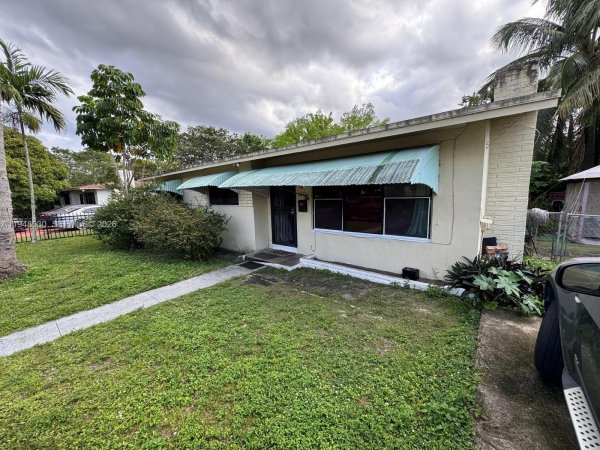 140 NE 193rd Ter Miami, FL 33179