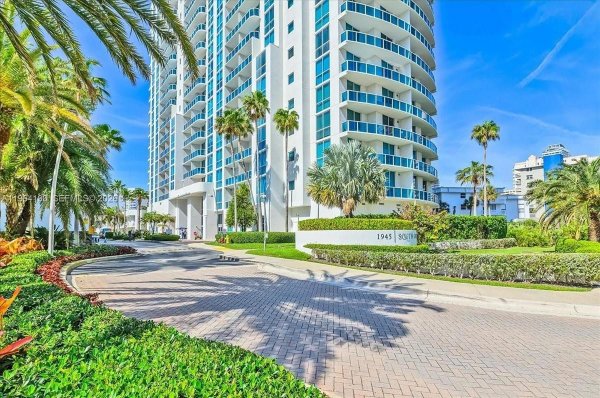 1945 S Ocean Dr #709 Hallandale Beach, FL 33009