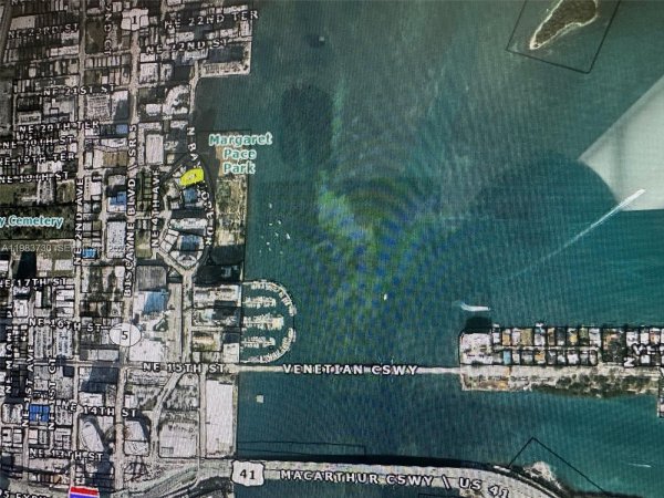 1900 N Bayshore Dr #3803 Miami, FL 33132