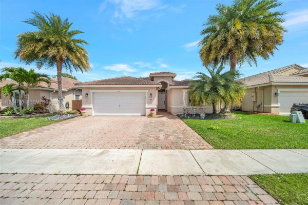 1531 SW 194th Ter Pembroke Pines, FL 33029