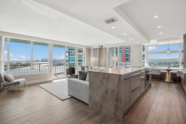 400 S Pointe Dr #2309 Miami Beach, FL 33139