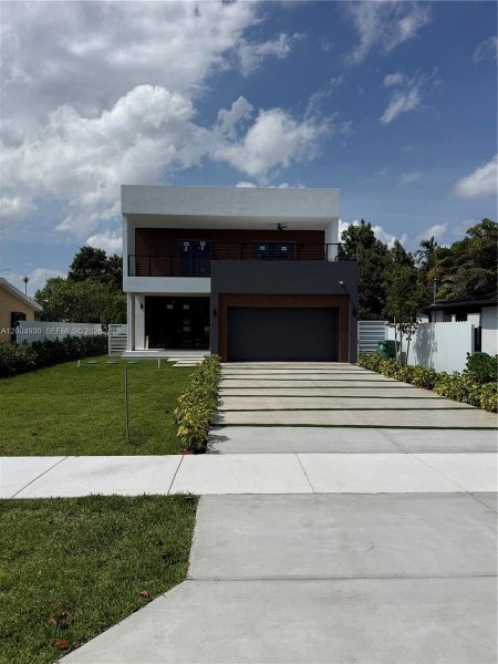 6449 SW 28th St Miami, FL 33155