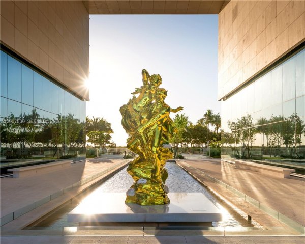 10201 Collins Ave #404 Bal Harbour, FL 33154