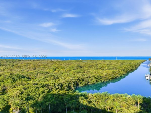 1121 Crandon Blvd #E1205 Key Biscayne, FL 33149