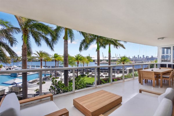 400 Alton Rd #706 Miami Beach, FL 33139