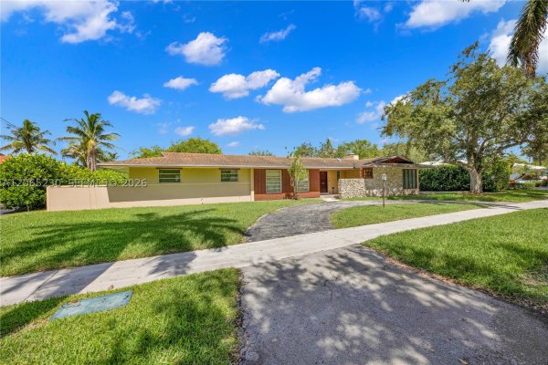 11800 SW 72nd Ave Pinecrest, FL 33156