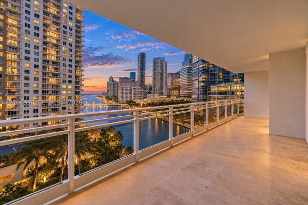 901 Brickell Key Blvd #1103 Miami, FL 33131