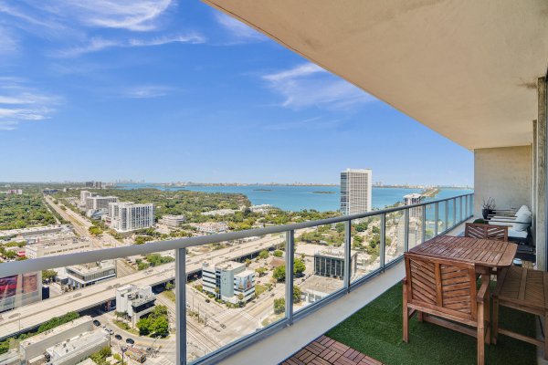 3470 E Coast #H2704 Miami, FL 33137
