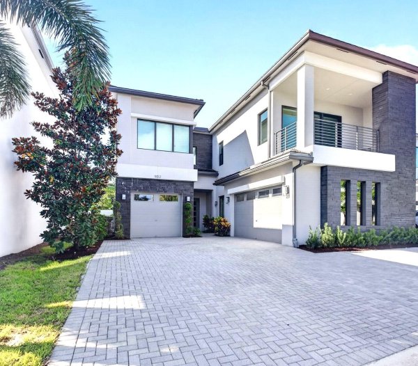 9012 Dulcetto Ct Boca Raton, FL 33496