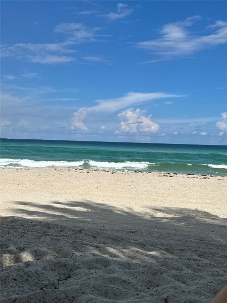 475 Ocean Blvd Golden Beach, FL 33160