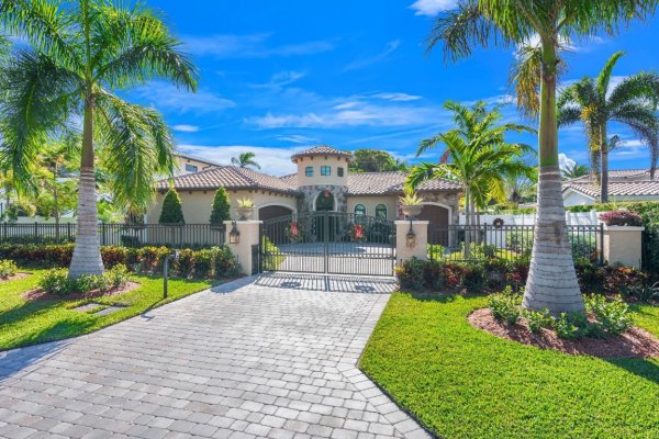 2500 NE 14th Fort Lauderdale, FL 33304