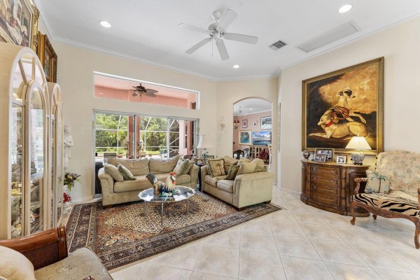 554 N Cypress Dr Tequesta, FL 33469