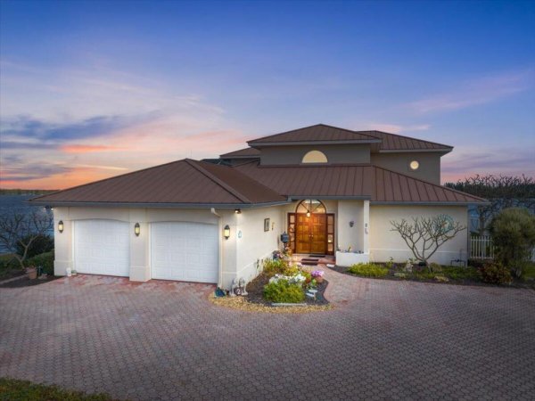 2 Seahorse Vero Beach, FL 32960