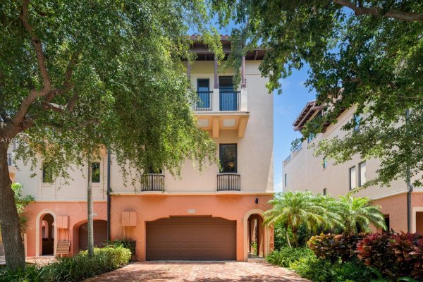 6226 Paradise Pt Dr Palmetto Bay, FL 33157