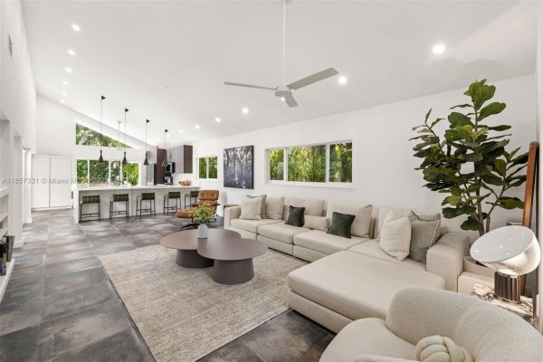 1090 NE 92nd St Miami Shores, FL 33138