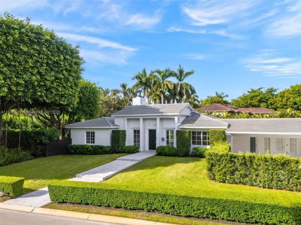 4380 Lake Rd Miami, FL 33137