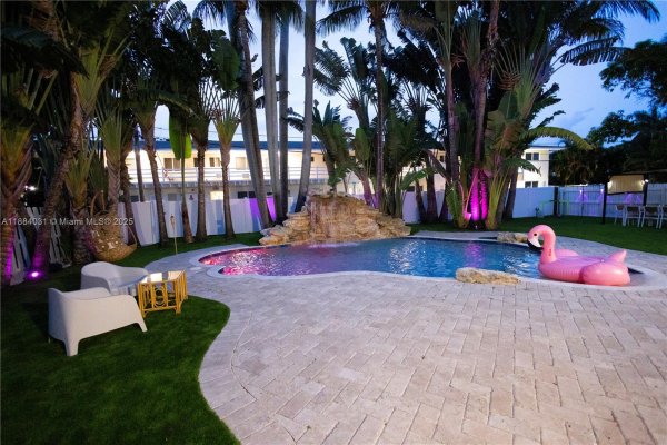 1435 Grant St #na Hollywood, FL 33020