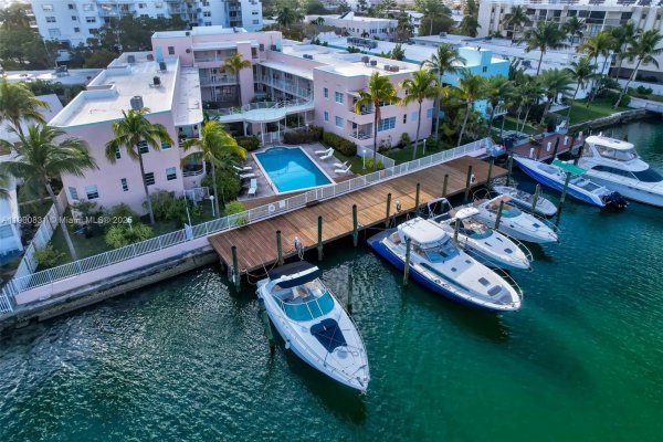 6881 Bay Dr #7 Miami Beach, FL 33141