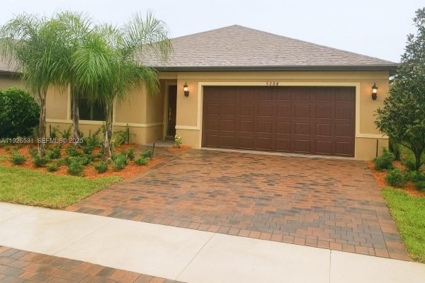 5288 Jasper Sq Vero Beach, FL 32967