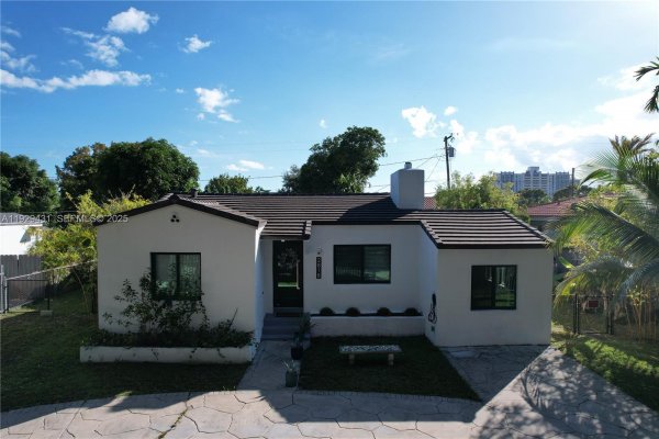 2818 SW 19th St Miami, FL 33145