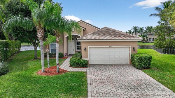 6595 Jackie Way Lake Worth, FL 33467