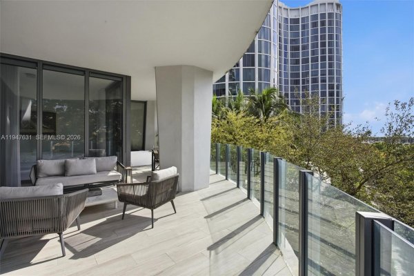 2831 S Bayshore Dr #501 Miami, FL 33133