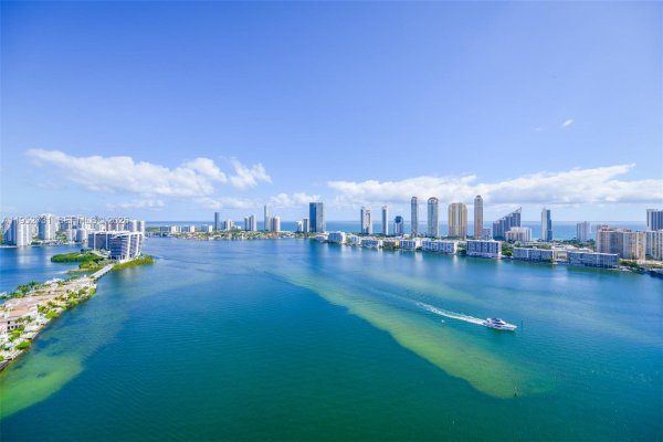 2800 Island Blvd #PH05 Aventura, FL 33160