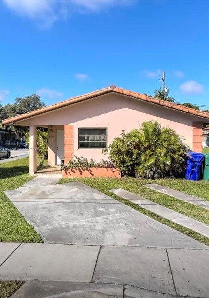 960 SW 13th Ct Miami, FL 33135