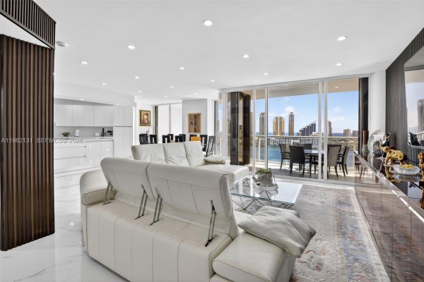 4000 Island Blvd #2301 Aventura, FL 33160