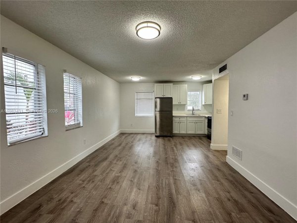 2910 Pierce St #101 Hollywood, FL 33020