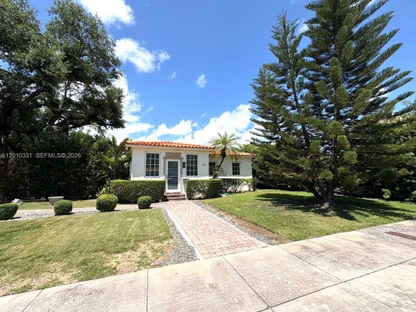 11 Veragua Ave Coral Gables, FL 33134