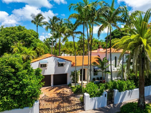 4727 N Bay Rd Miami Beach, FL 33140