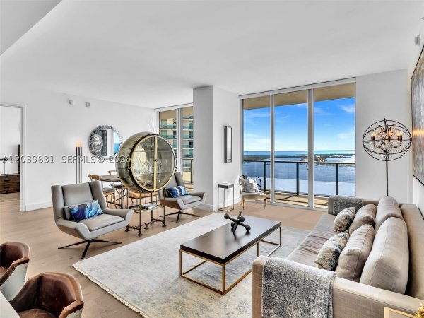 1300 E Brickell Bay Dr #4202 Miami, FL 33131